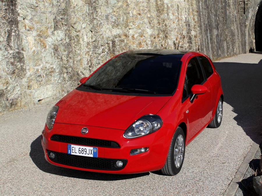  Fiat Punto 3-Door 2012 года  (фото 2 из 16)